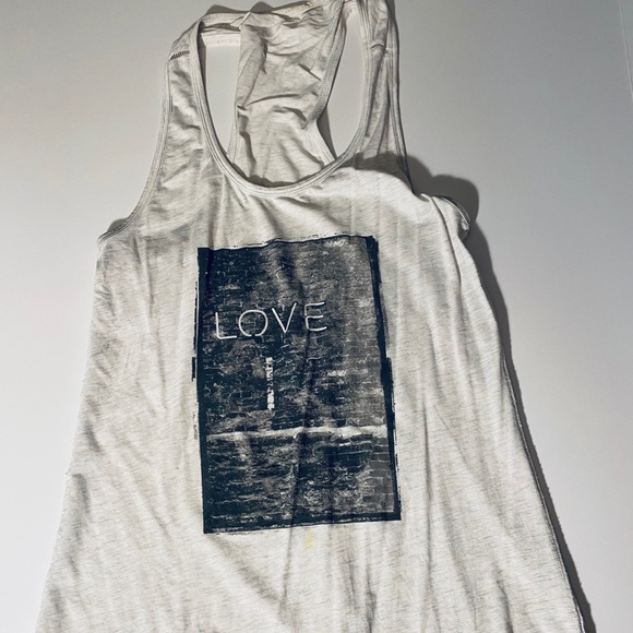 Lululemon Superb Tank - Picture 2 of 4